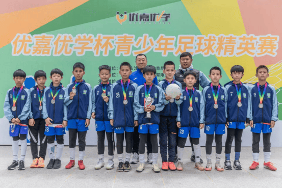 精英足球争霸大赛拉开帷幕，激情迸发