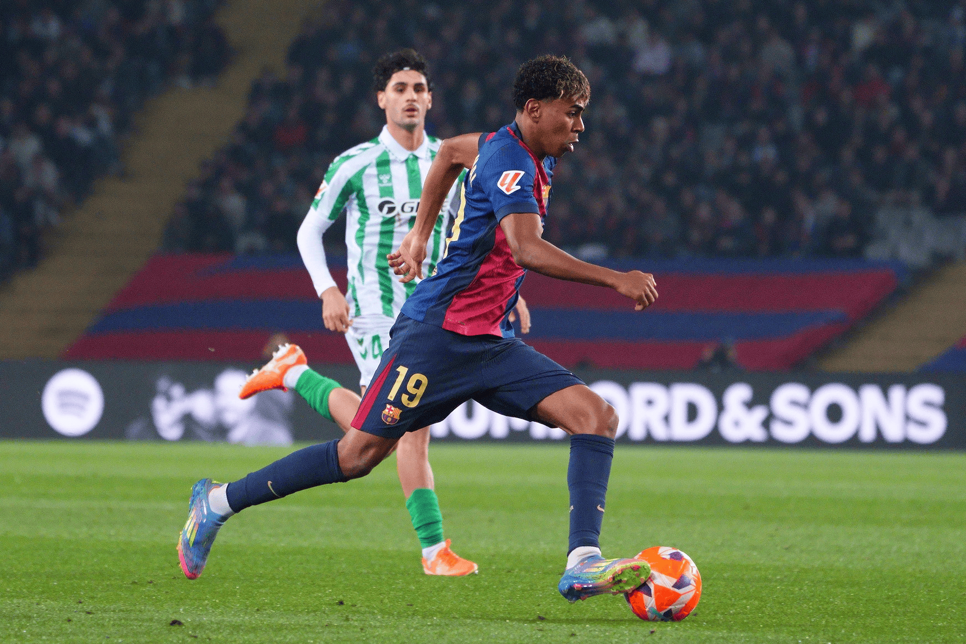 西班牙队全面复苏，欧洲劲旅崛起