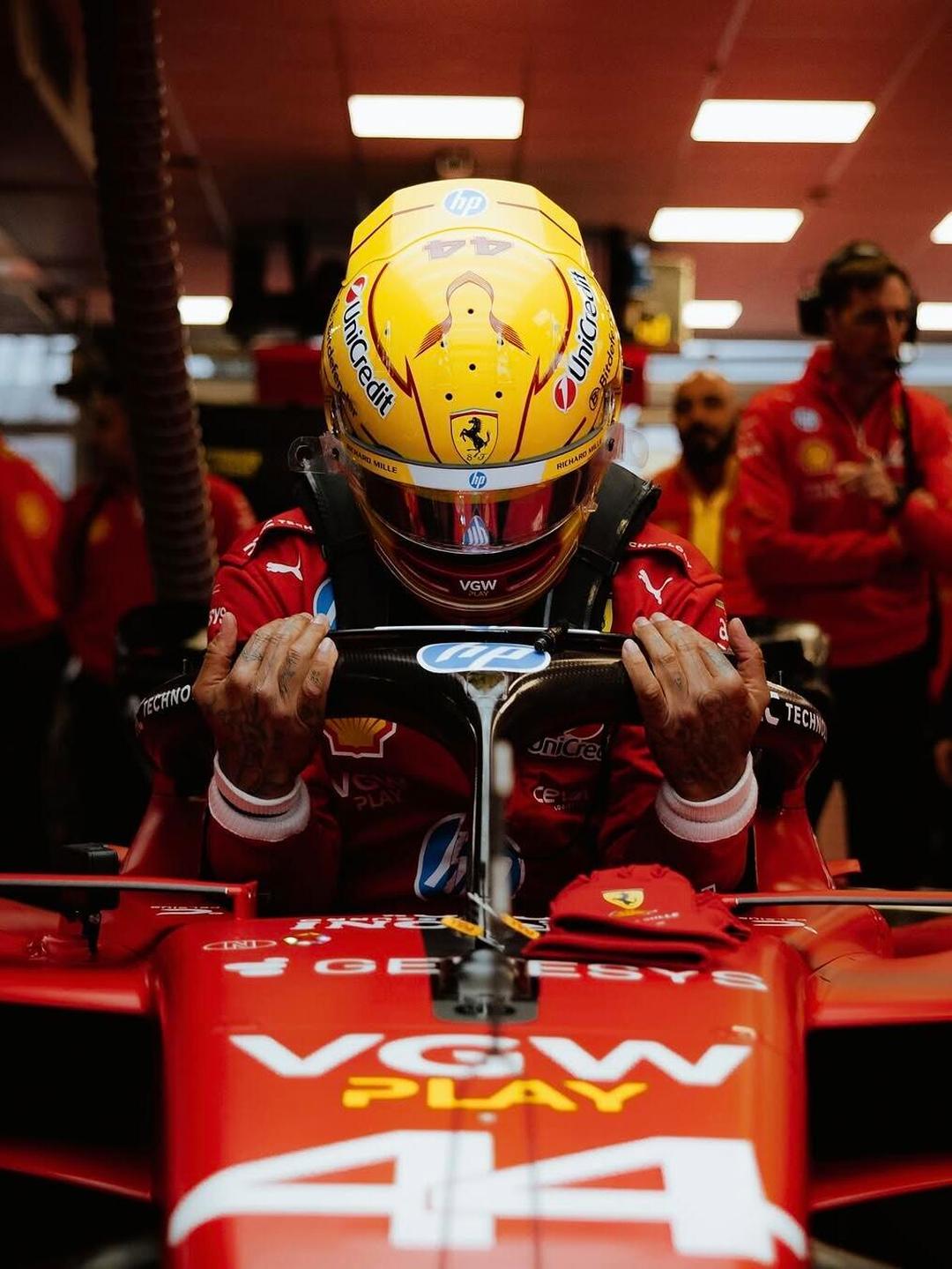 震撼！汉密尔顿在排球赛场夺冠！